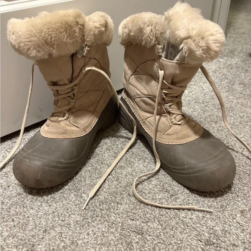 Columbia Sierra Summette Boots - Cream and Gray